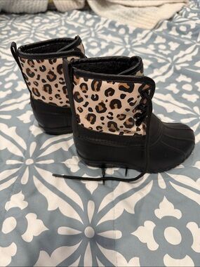 Fabletics Kids Leopard Print Waterproof Lace-Up Boots - Black/Tan